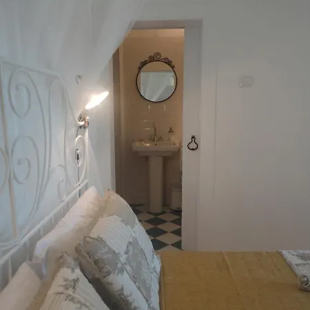 Feels - Gardens And River Apartment