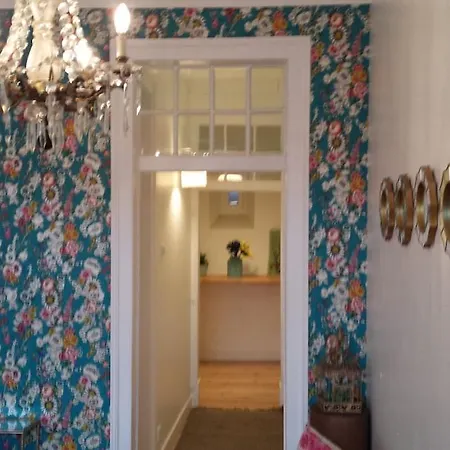 Feels - Gardens And River Apartment