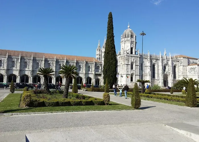 Feels - Gardens And River *